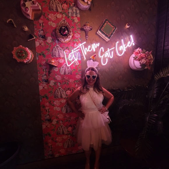 Fun & Flirty - Picture 13 of 13